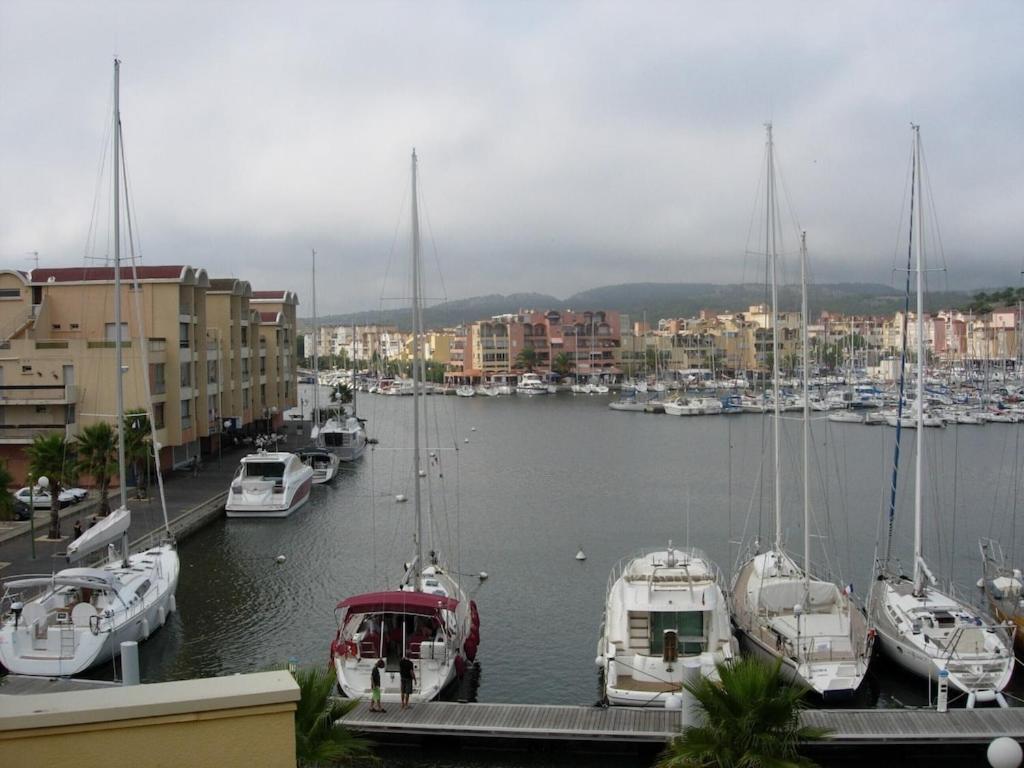 Gruissan Appartement Calme, Vue Sur Port De Plaisance -Clim, Empl.Parking Екстер'єр фото